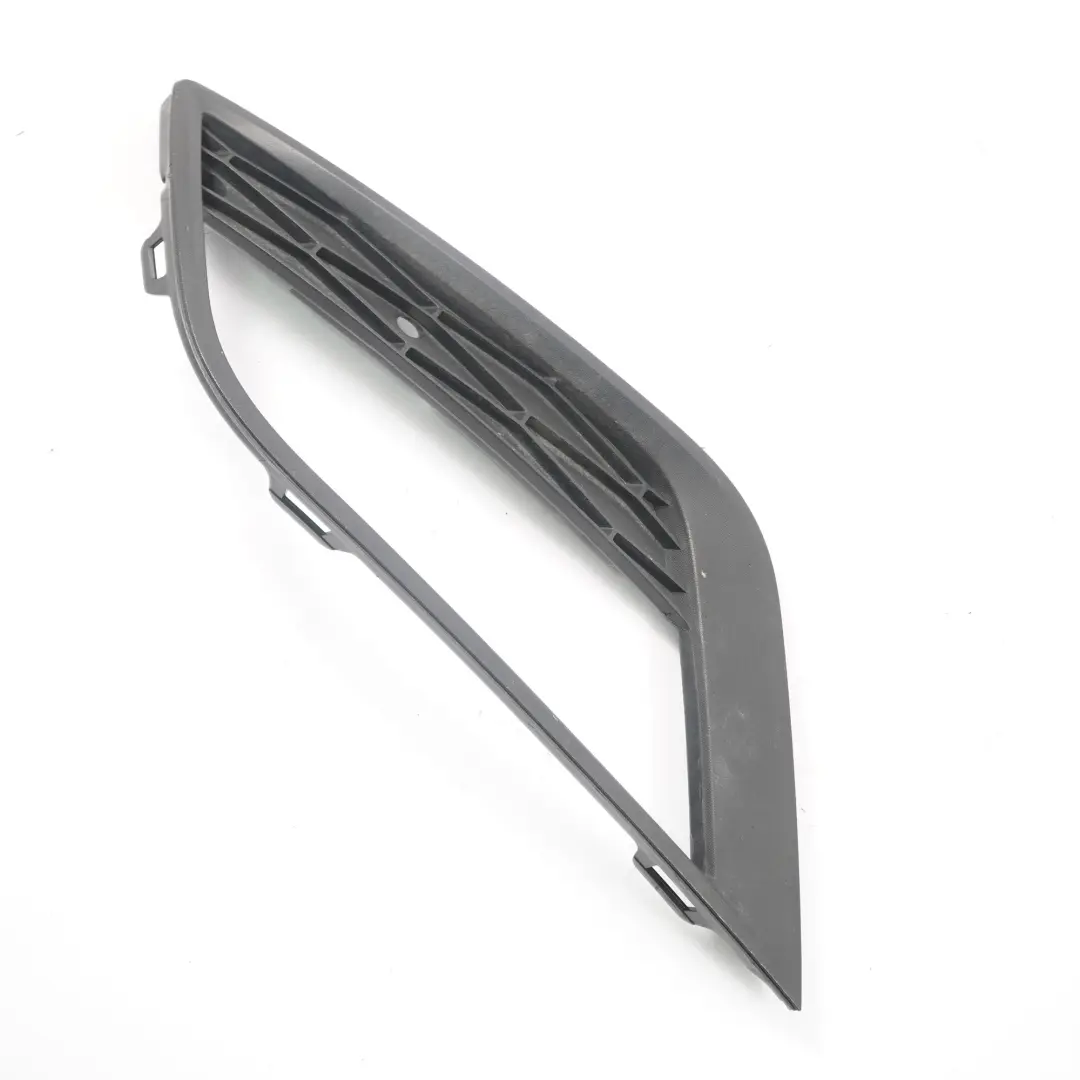 Paraurti Anteriore Griglia Rivestimento Sinistro 2012 2017 per Seat Ibiza con numero di parte 6J0853665F Seat Ibiza Paraurti Anteriore Griglia Rivestimento Sinistro 2012 2017 - SKU 6J0853665F - Numero di parte 6J0853665F