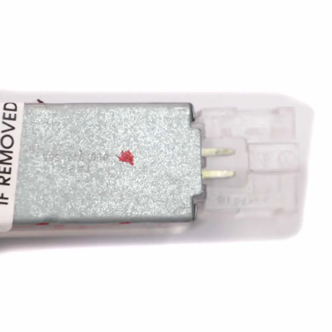 Lampka Oświetlenia wnętrza do VW Golf 5 o numerze 6L0947565 VW Golf 5 Lampka Oświetlenia wnętrza - SKU 6L0947565 - Numer Części 6L0947565