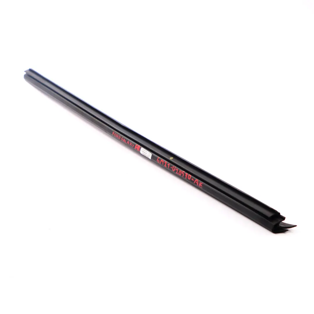 Ford Galaxy Joint d'étanchéité de vitre avant droite Joint - SKU 6M21-U20570-AE - Numéro de pièce 6M21-U20570-AE