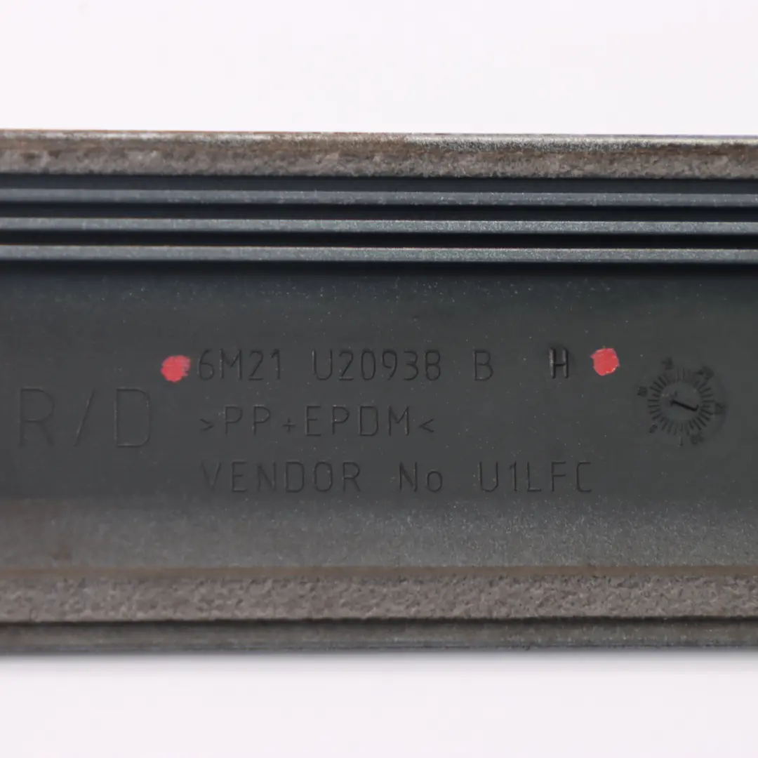 MK3 Striscia di modanatura porta anteriore destra 6M21U20938B per Ford Galaxy con numero di parte 6M21-U20938-B Ford Galaxy MK3 Striscia di modanatura porta anteriore destra 6M21U20938B - SKU 6M21-U20938-B - Numero di parte 6M21-U20938-B