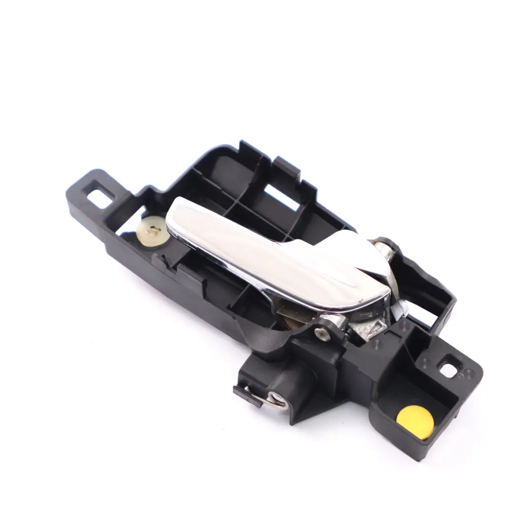 Klamka Drzwi Wewnętrzna Przednia Prawa Chrom do Ford Galaxy o numerze 6M21-U22600-BB Ford Galaxy Klamka Drzwi Wewnętrzna Przednia Prawa Chrom - SKU 6M21-U22600-BB - Numer Części 6M21-U22600-BB