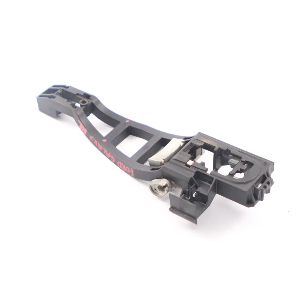 Ford Mondeo MK4 Galaxy Manija puerta trasera izquierda Soporte - SKU 6M21-U266B23-AF - Número de pieza 6M21-U266B23-AF