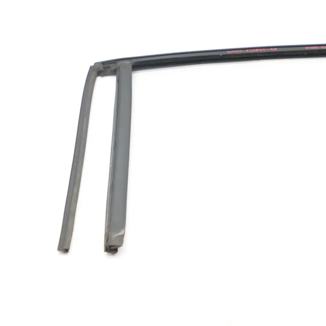 Joint Fenêtre Porte Arrière Droite Joint d'Etanchéité pour Ford Galaxy à propos du numéro de pièce 6M21R25824AR Ford Galaxy Joint Fenêtre Porte Arrière Droite Joint d'Etanchéité - SKU 6M21R25824AR - Numéro de pièce 6M21R25824AR