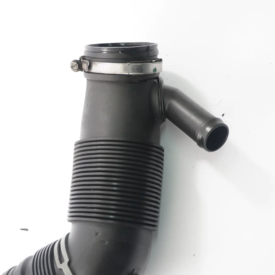 Luft einlass Schlauch leitung für VW Volkswagen Polo 4 9N 1.4 TDI Diesel mit Teilenummer 6Q0129654AB VW Volkswagen Polo 4 9N 1.4 TDI Diesel Luft einlass Schlauch leitung - SKU 6Q0129654AB - Teilenummer 6Q0129654AB
