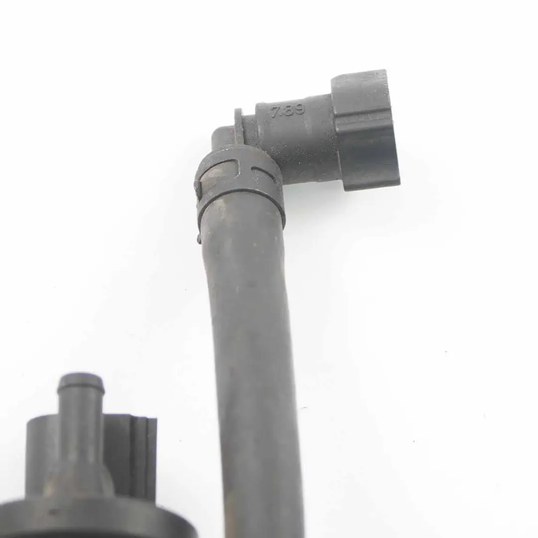 Tuyau de l'électrovanne de purge à vide pour Volkswagen VW Polo 9N 1.2 à propos du numéro de pièce 6Q0133366 Volkswagen VW Polo 9N 1.2 Tuyau de l'électrovanne de purge à vide - SKU 6Q0133366 - Numéro de pièce 6Q0133366