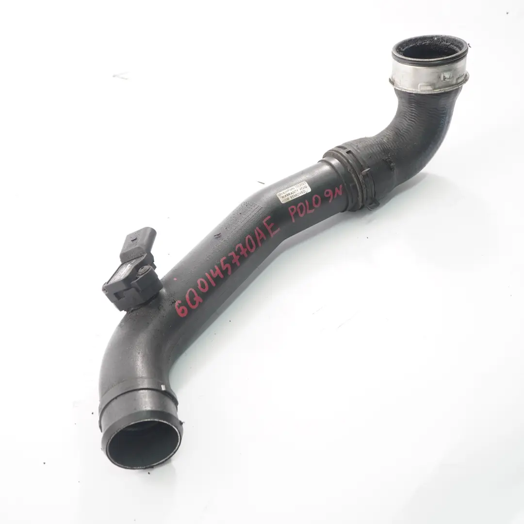 Przewód Wąż Intercoolera do Volkswagen Polo 4 1.4 TDI o numerze 6Q0145770AE Volkswagen Polo 4 1.4 TDI Przewód Wąż Intercoolera - SKU 6Q0145770AE - Numer Części 6Q0145770AE