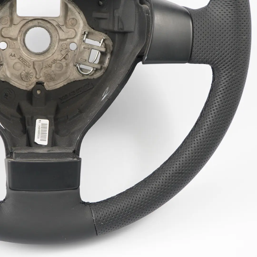 NUOVO Volante in pelle nera per VW Volkswagen Polo IV 9N con numero di parte 6Q0419091 VW Volkswagen Polo IV 9N NUOVO Volante in pelle nera - SKU 6Q0419091-1 - Numero di parte 6Q0419091