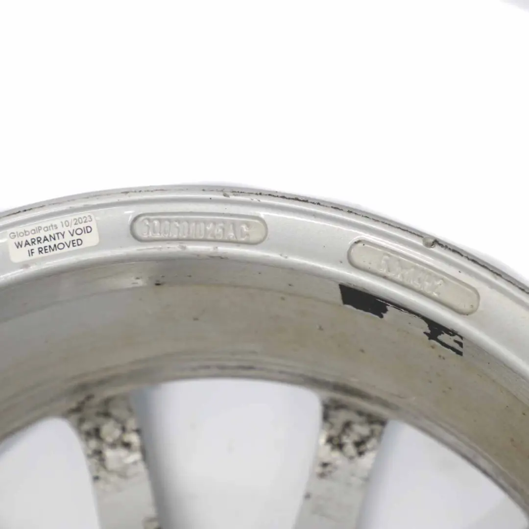 Silberne Leichtmetallfelge 14" ET:35 5J für VW Volkswagen Polo 9N mit Teilenummer 6Q0601025AC VW Volkswagen Polo 9N Silberne Leichtmetallfelge 14" ET:35 5J - SKU 6Q0601025AC-2 - Teilenummer 6Q0601025AC