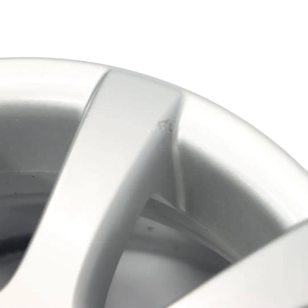 Jante argentée en alliage 14" ET:43 6J pour VW Volkswagen Polo 4 9N à propos du numéro de pièce 6Q0601025Q VW Volkswagen Polo 4 9N Jante argentée en alliage 14" ET:43 6J - SKU 6Q0601025Q-1 - Numéro de pièce 6Q0601025Q