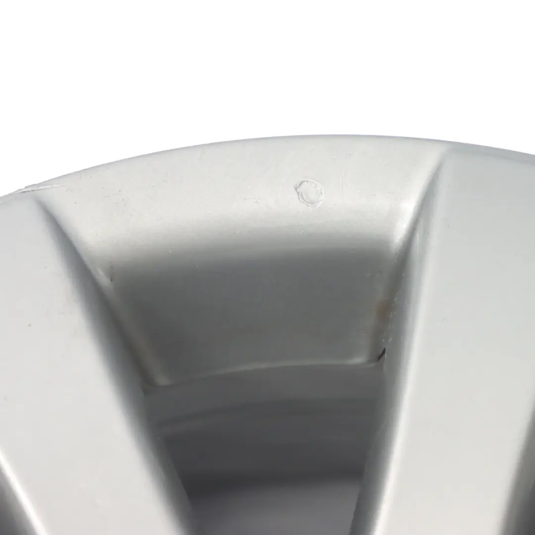 Silberne Leicht metall felge 14" ET:43 6J für VW Volkswagen Polo 4 9N mit Teilenummer 6Q0601025Q VW Volkswagen Polo 4 9N Silberne Leicht metall felge 14" ET:43 6J - SKU 6Q0601025Q - Teilenummer 6Q0601025Q