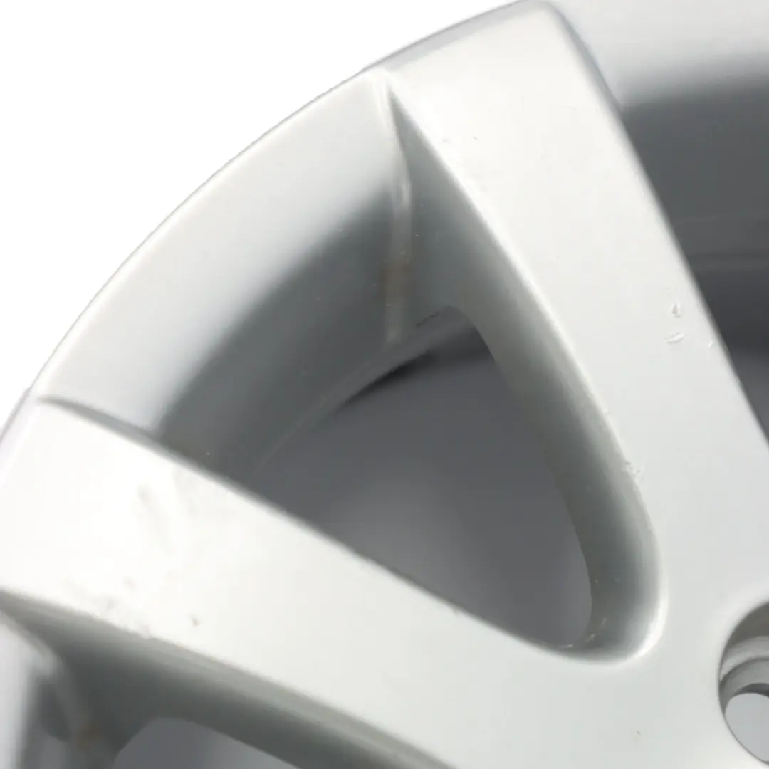 Llanta de aleación plateada 14" ET:43 6J para VW Volkswagen Polo 4 9N con número de pieza 6Q0601025Q VW Volkswagen Polo 4 9N Llanta de aleación plateada 14" ET:43 6J - SKU 6Q0601025Q - Número de pieza 6Q0601025Q