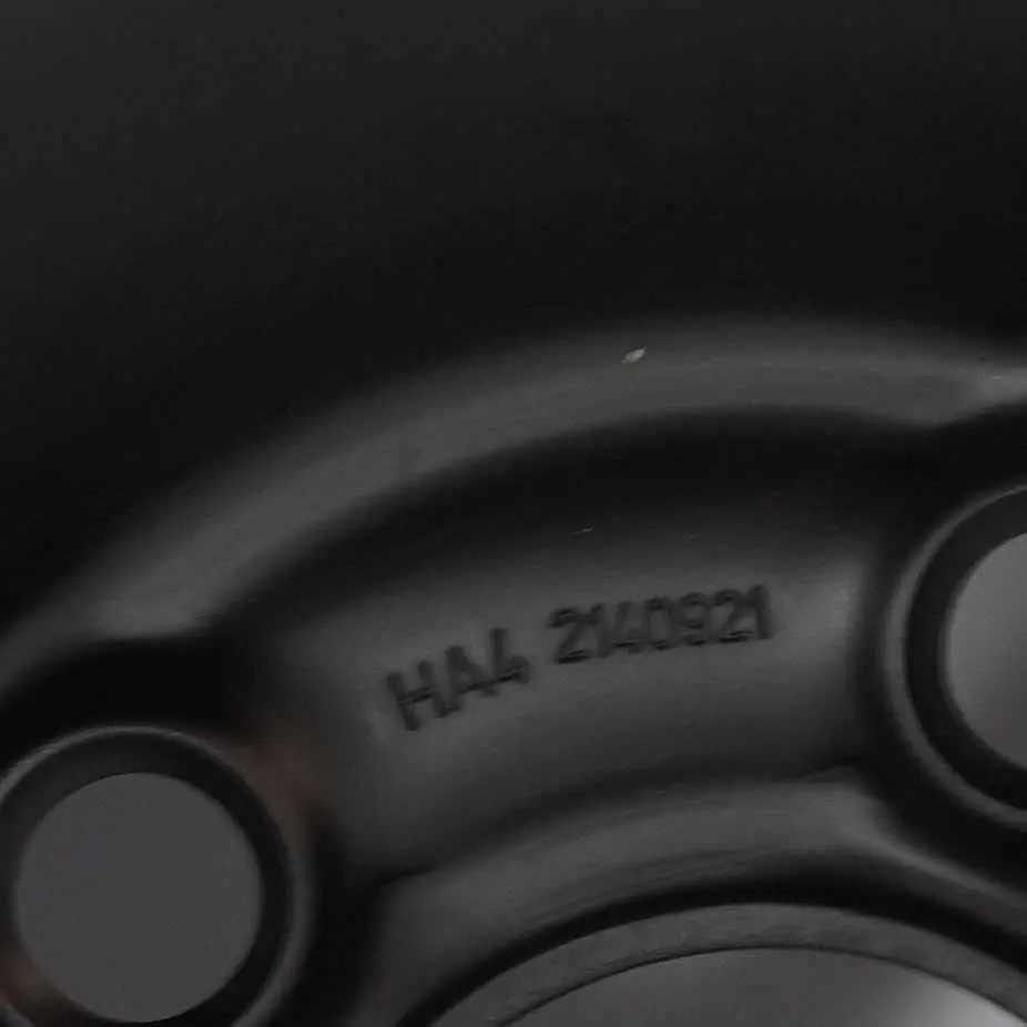 Audi Volkswagen Skoda Schwarz Stahlfelge 14" ET:43 6J - SKU 6Q0601027A - Teilenummer 6Q0601027A