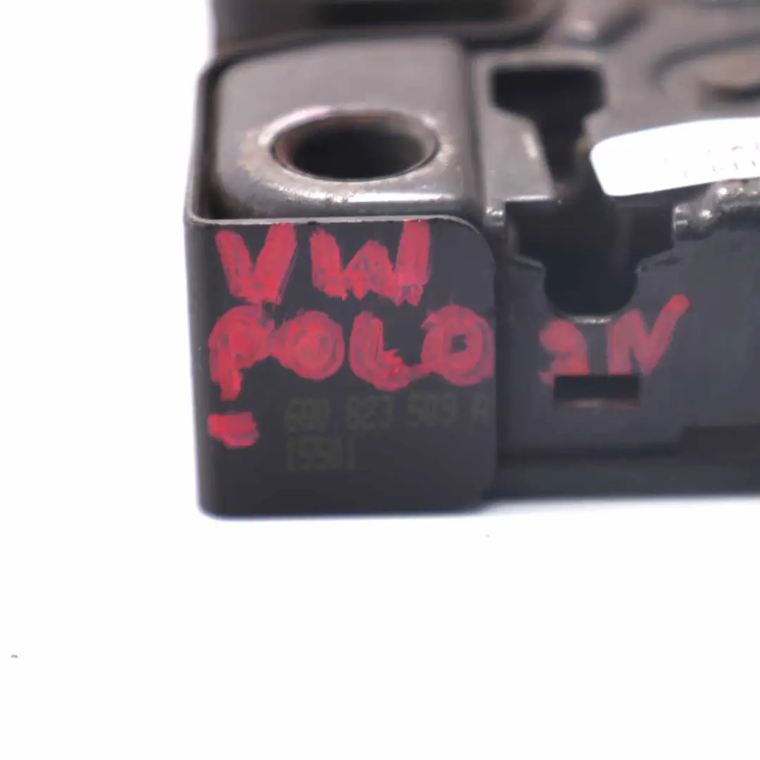 9N3 Cappuccio Blocco del cofano Sgancio del chiavistello per VW Polo 4 9N con numero di parte 6Q0823509A VW Polo 4 9N 9N3 Cappuccio Blocco del cofano Sgancio del chiavistello - SKU 6Q0823509A - Numero di parte 6Q0823509A