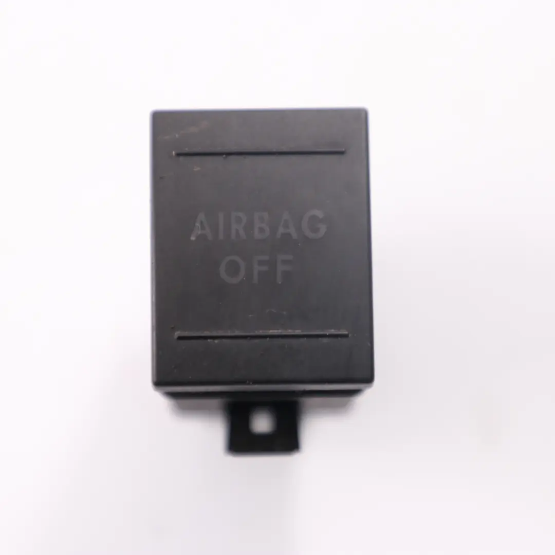 Pasajero Airbag Interruptor OFF Desactivación Botón para VW Polo 9N con número de pieza 6Q0919235 VW Polo 9N Pasajero Airbag Interruptor OFF Desactivación Botón - SKU 6Q0919235 - Número de pieza 6Q0919235