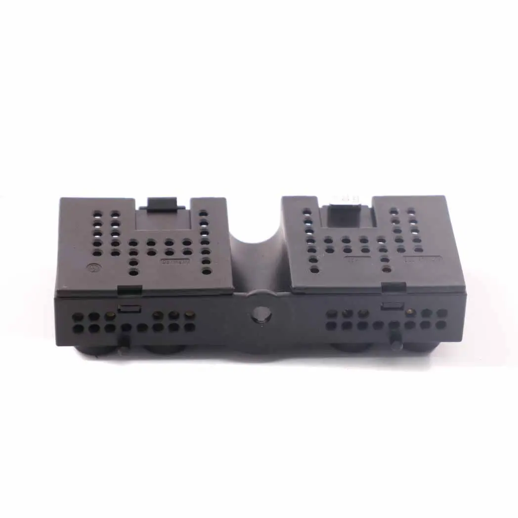 Couvercle du câble de distribution Carte d'alimentation pour VW Polo 9N à propos du numéro de pièce 6Q0937517 VW Polo 9N Couvercle du câble de distribution Carte d'alimentation - SKU 6Q0937517 - Numéro de pièce 6Q0937517