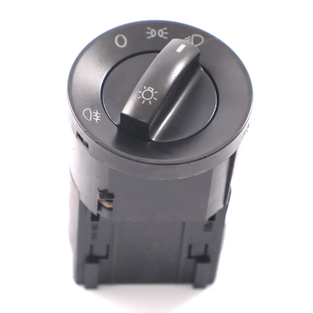 Faro delantero Luz antiniebla Interruptor para Volkswagen Transporter T5 con número de pieza 6Q0941531M Volkswagen Transporter T5 Faro delantero Luz antiniebla Interruptor - SKU 6Q0941531M - Número de pieza 6Q0941531M