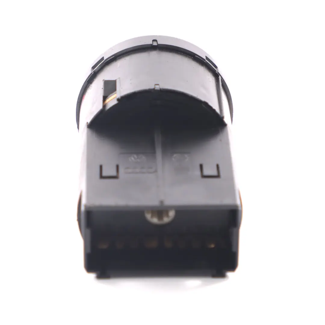 Włącznik Przełącznik Świateł do Volkswagen Transporter T5 o numerze 6Q0941531M Volkswagen Transporter T5 Włącznik Przełącznik Świateł - SKU 6Q0941531M - Numer Części 6Q0941531M