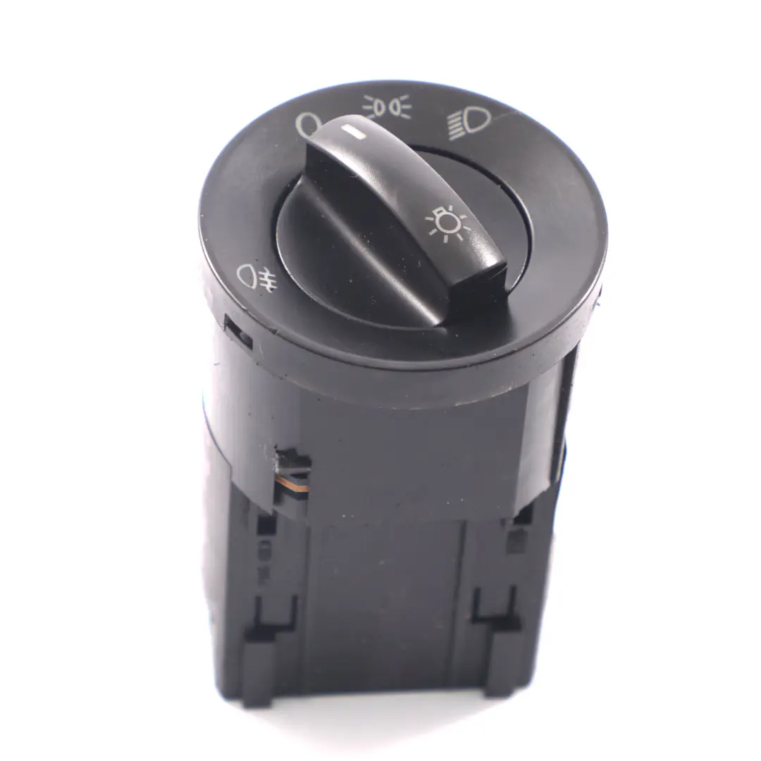 Interrupteur phares de feux antibrouillard pour Volkswagen Transporter T5 à propos du numéro de pièce 6Q0941531M Volkswagen Transporter T5 Interrupteur phares de feux antibrouillard - SKU 6Q0941531M - Numéro de pièce 6Q0941531M