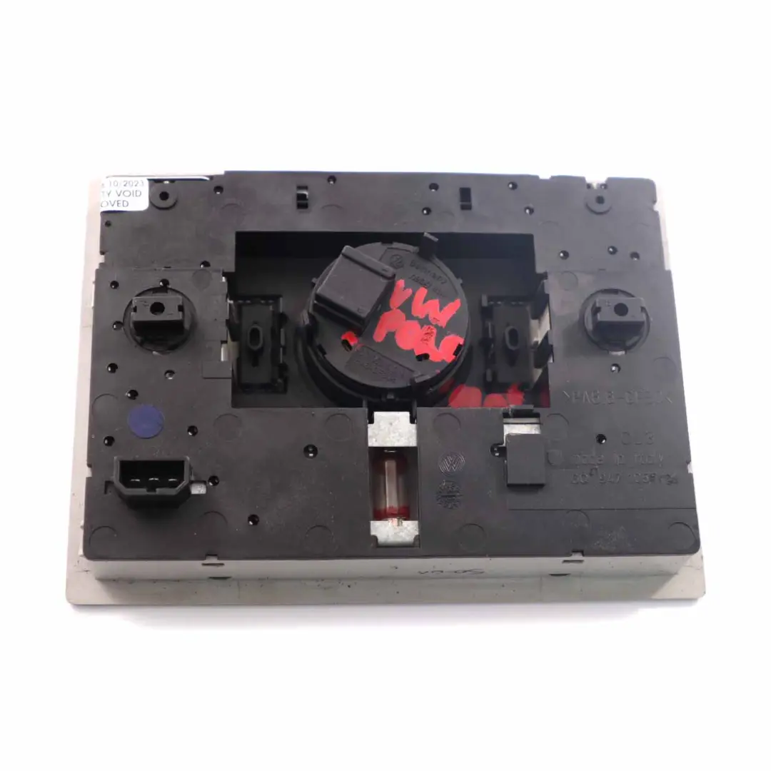 Feu de toit Lampe de lecture avant Panneau intérieur Gris pour VW Polo 4 9N à propos du numéro de pièce 6Q0947105 VW Polo 4 9N Feu de toit Lampe de lecture avant Panneau intérieur Gris - SKU 6Q0947105 - Numéro de pièce 6Q0947105