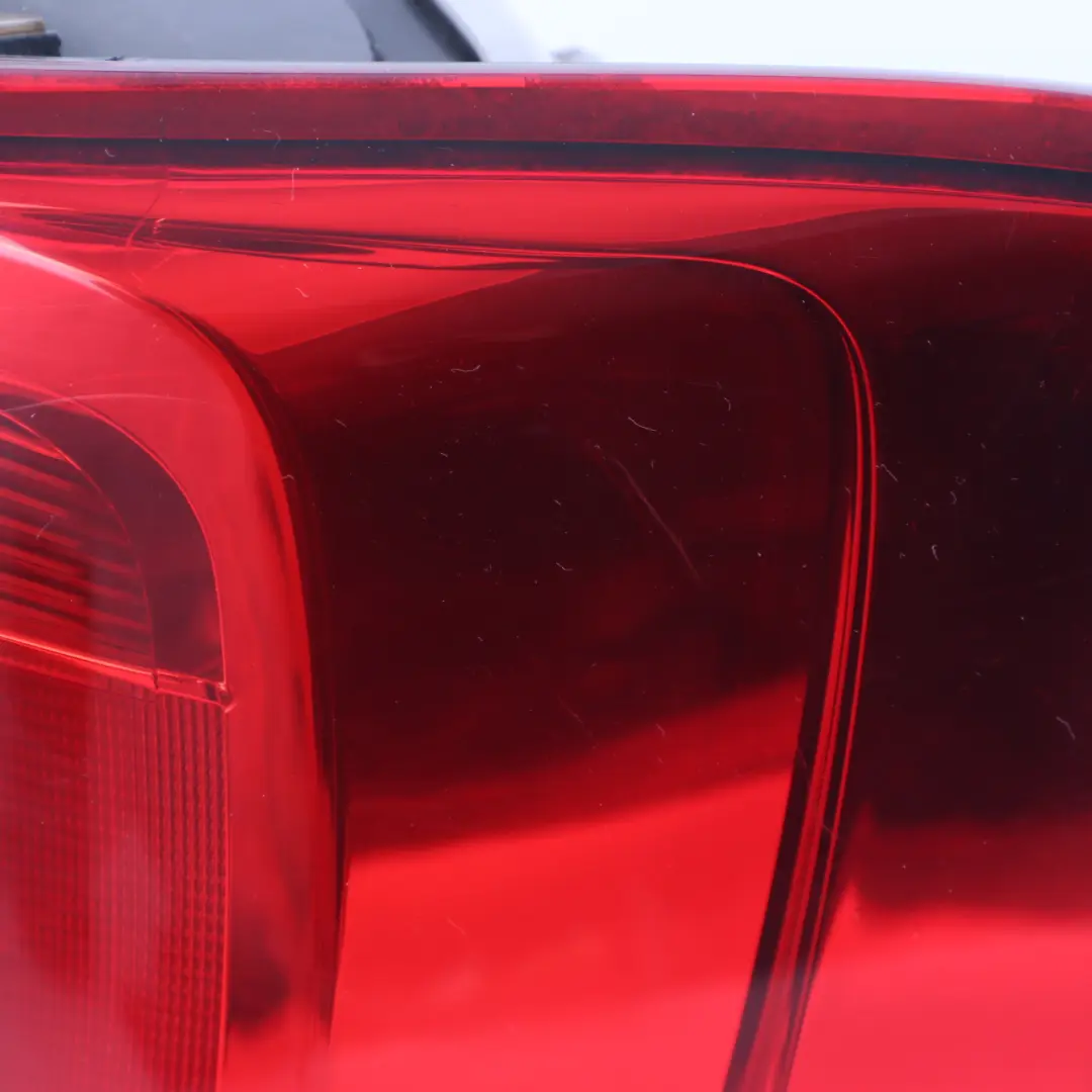 Feu arrière droit Panneau latéral pour VW Volkswagen Polo 6R 5 à propos du numéro de pièce 6R0945096P VW Volkswagen Polo 6R 5 Feu arrière droit Panneau latéral - SKU 6R0945096P - Numéro de pièce 6R0945096P