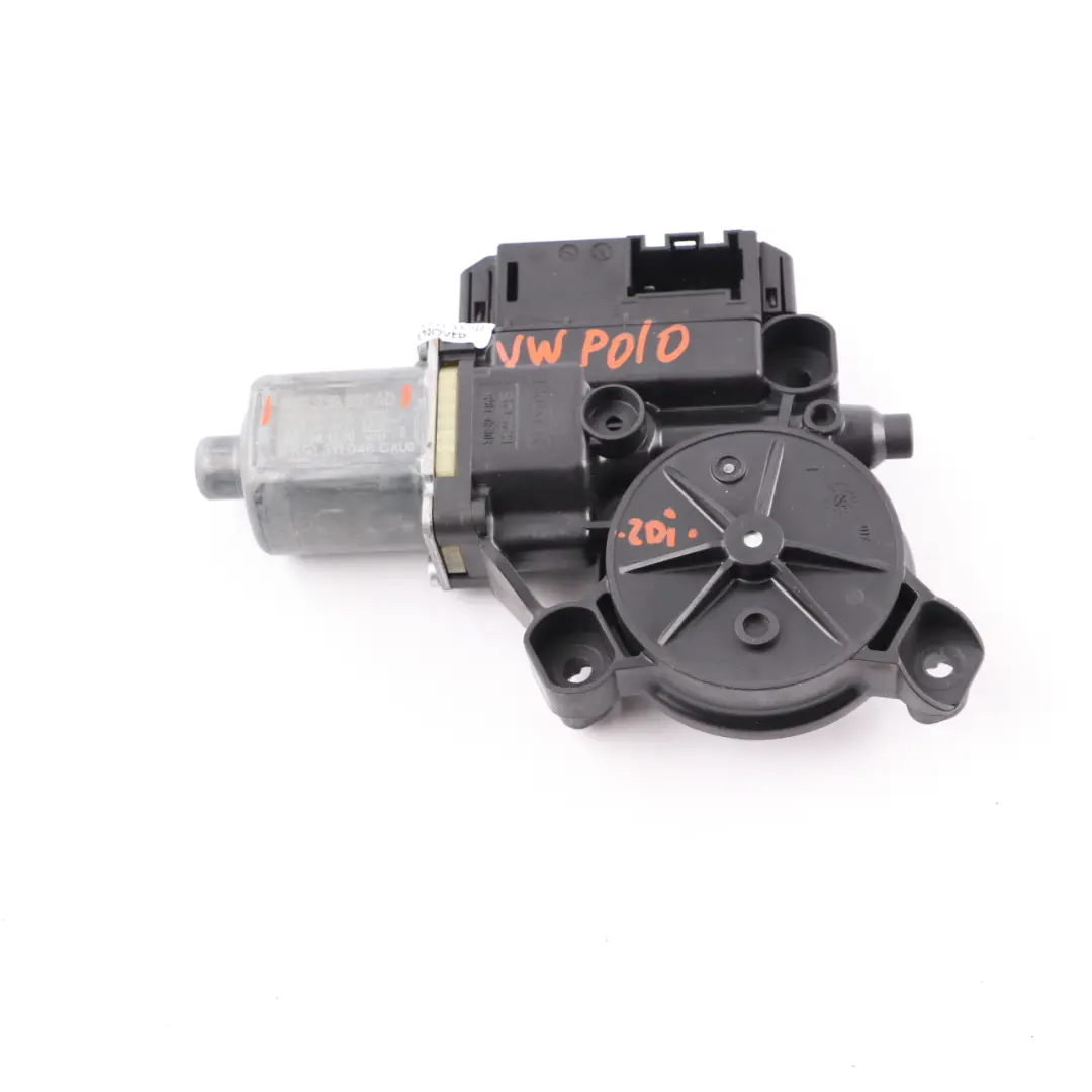 Volkswagen Polo 6R 5 Fensterhebermotor Vordertür links Antrieb - SKU 6R0959801AD - Teilenummer 6R0959801AD