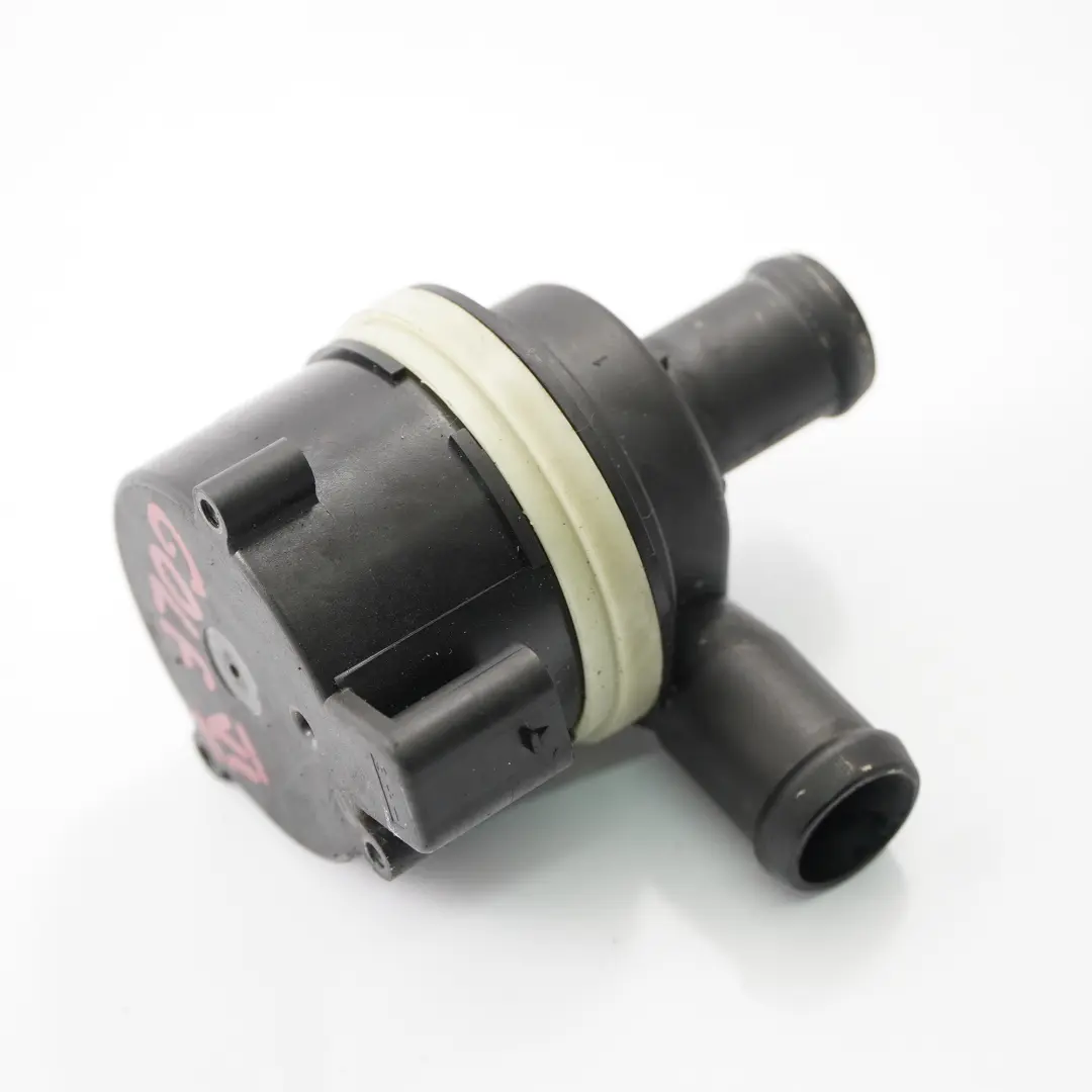 MK6 TDI Auxiliar Eléctrico Adicional Bomba Agua Refrigerante para VW Golf con número de pieza 6R0965561A VW Golf MK6 TDI Auxiliar Eléctrico Adicional Bomba Agua Refrigerante - SKU 6R0965561A - Número de pieza 6R0965561A