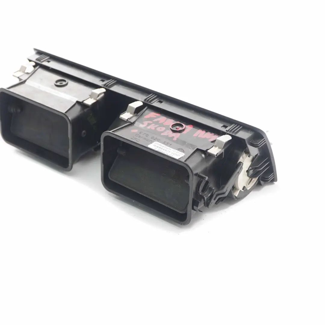 Mk1 Dash Center Air Vents Gehäuse Hazard Lights Schalter für Skoda Fabia mit Teilenummer 6Y0820951 Skoda Fabia Mk1 Dash Center Air Vents Gehäuse Hazard Lights Schalter - SKU 6Y0820951 - Teilenummer 6Y0820951