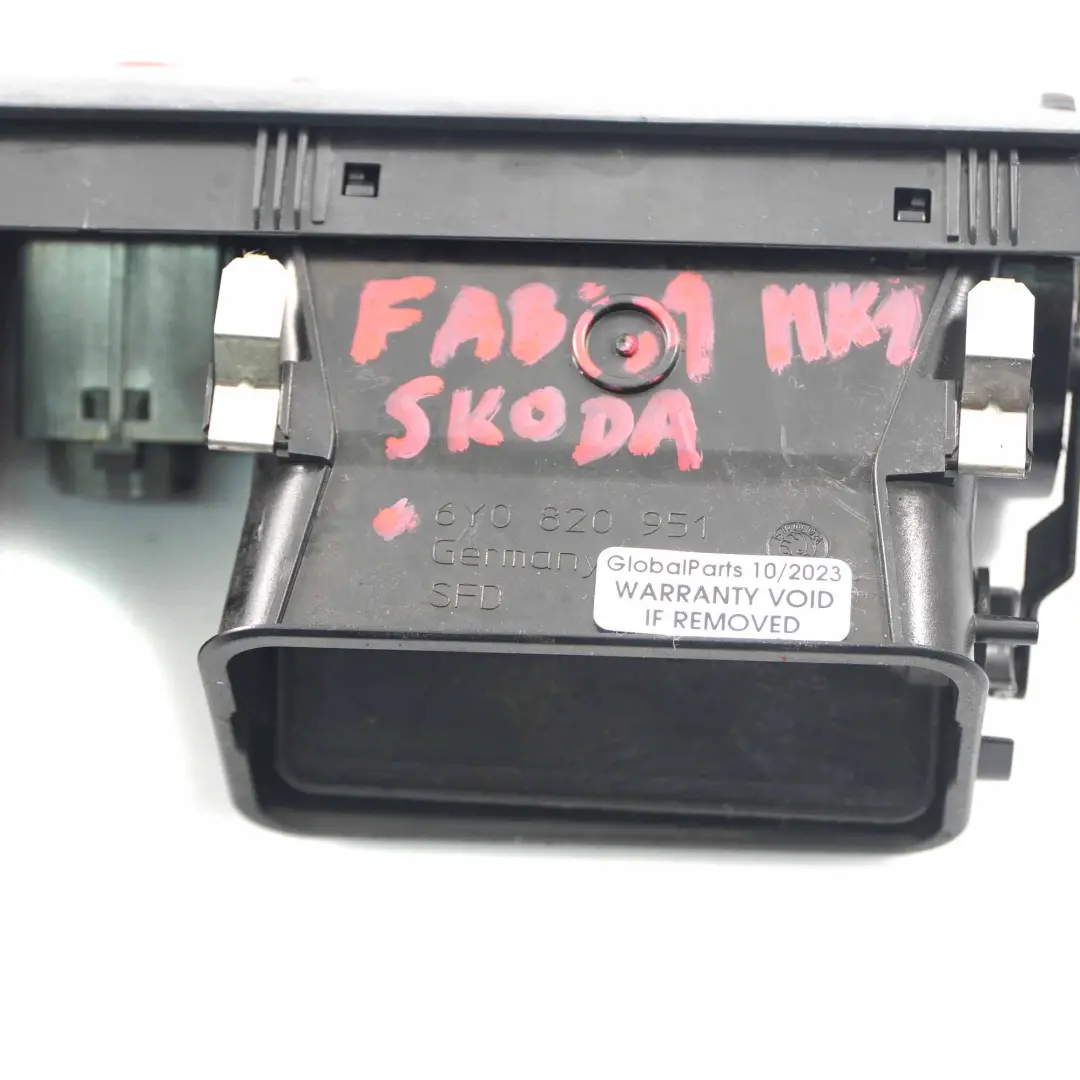 Skoda Fabia Mk1 Boîtier d'aération Interrupteur des feux de détresse - SKU 6Y0820951 - Numéro de pièce 6Y0820951