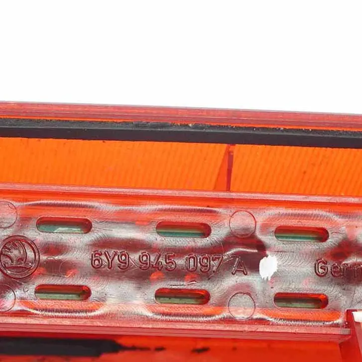 Skoda Fabia MK1 Combi Lampada Freno Luce Stop Posteriore Aggiuntiva - SKU 6Y9945097A - Numero di parte 6Y9945097A