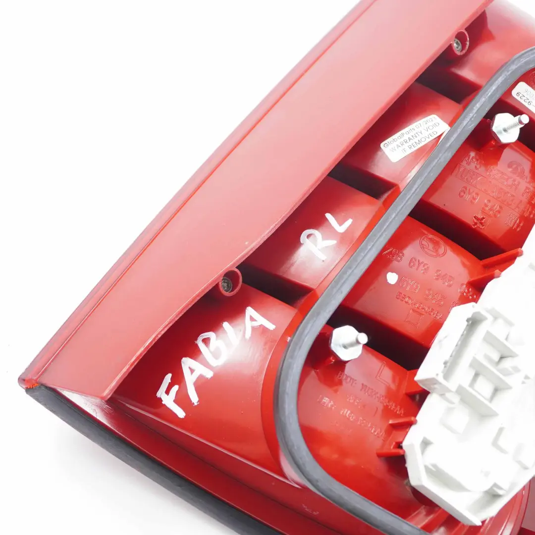 MK1 I Combi Fanale posteriore sinistro Fanale posteriore per Skoda Fabia con numero di parte 6Y9945111 Skoda Fabia MK1 I Combi Fanale posteriore sinistro Fanale posteriore - SKU 6Y9945111 - Numero di parte 6Y9945111