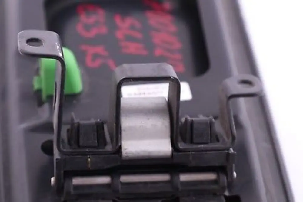 Fill In Flap Fuel Cover Black Schwarz 2 to BMW X5 Series E53 with Part number 7001027 BMW X5 Series E53 Fill In Flap Fuel Cover Black Schwarz 2 - SKU 7001027-SCH - Part number 7001027