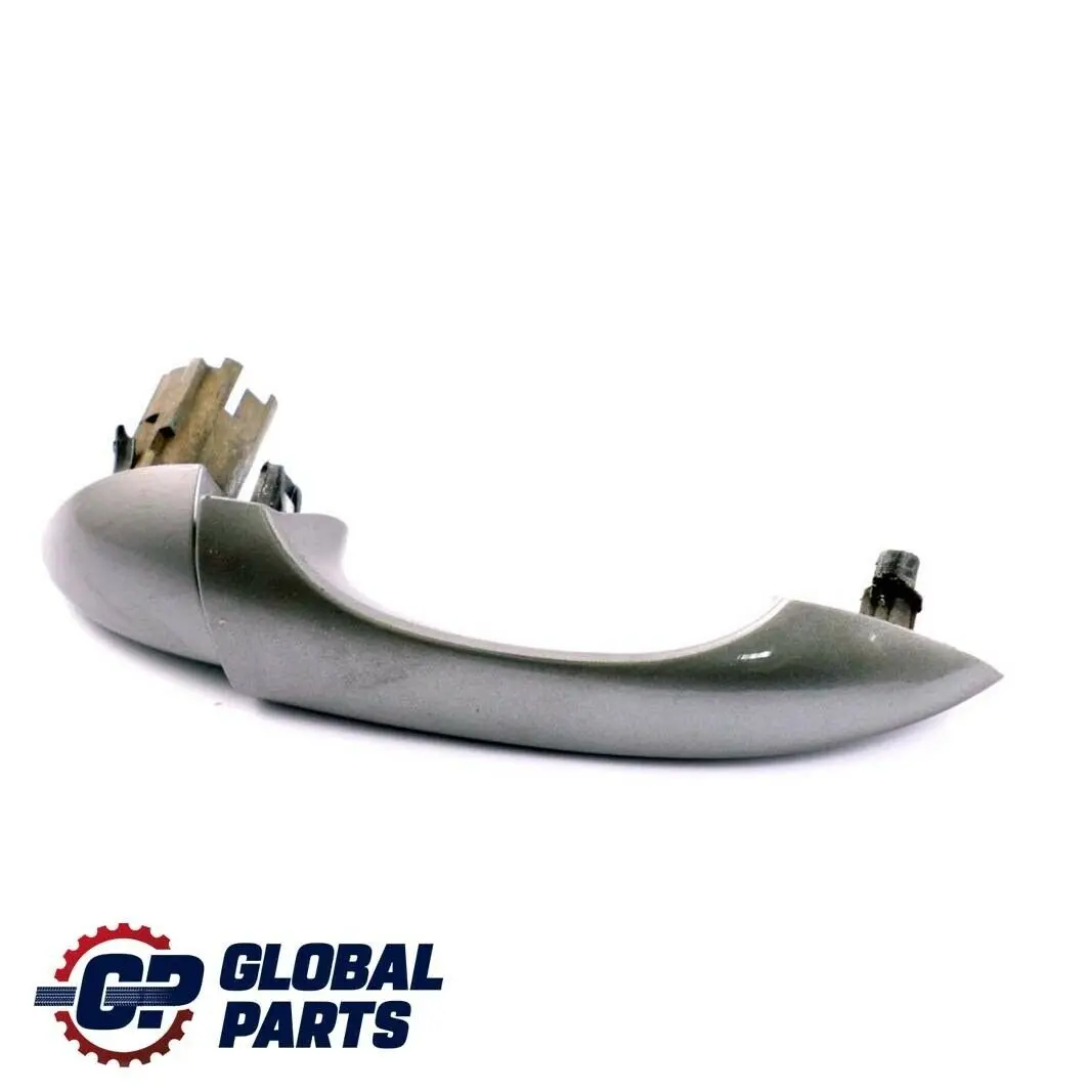 Asidero trasero derecho Sterlinggrau Sterling Grey 472 para BMW E53 con número de pieza 7002312 BMW E53 Asidero trasero derecho Sterlinggrau Sterling Grey 472 - SKU 7002312-STG - Número de pieza 7002312