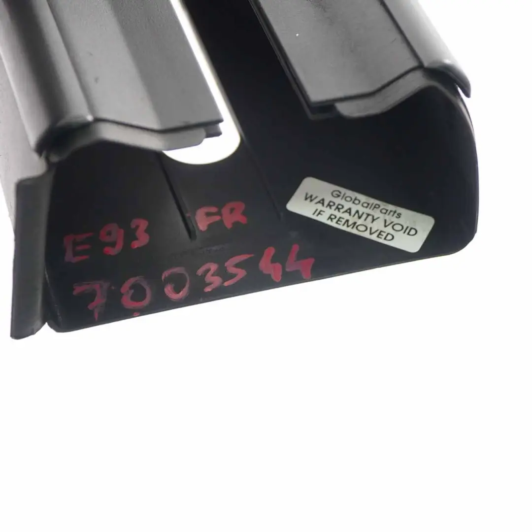 Tapa Reposacabezas Derecha Asiento Delantero Negro para BMW E64 E93 con número de pieza 7003544 BMW E64 E93 Tapa Reposacabezas Derecha Asiento Delantero Negro - SKU 7003544 - Número de pieza 7003544