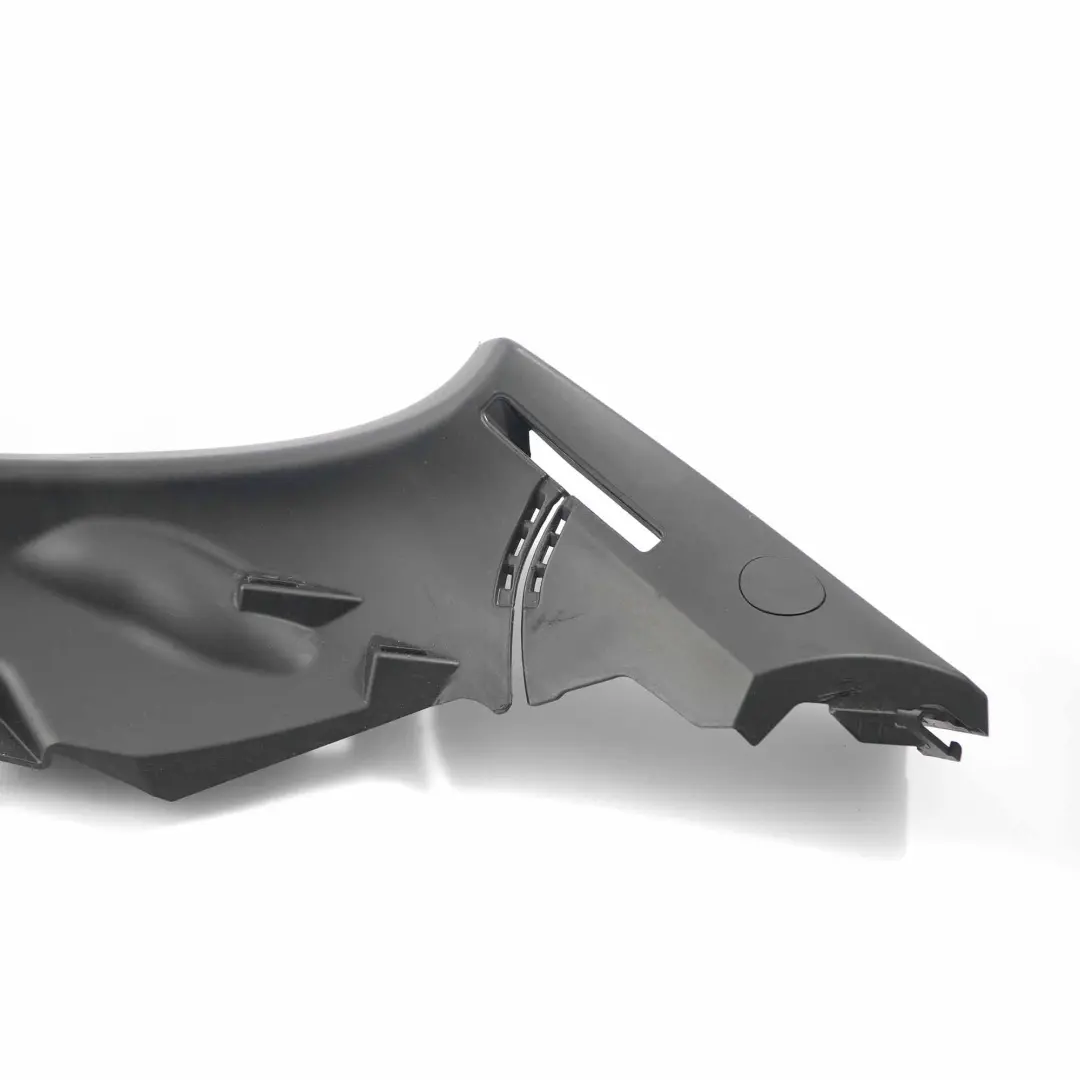 Apertura B-S?ule Inferiore Destro Nero per BMW E65 E66 con numero di parte 7004478 BMW E65 E66 Apertura B-S?ule Inferiore Destro Nero - SKU 7004478 - Numero di parte 7004478