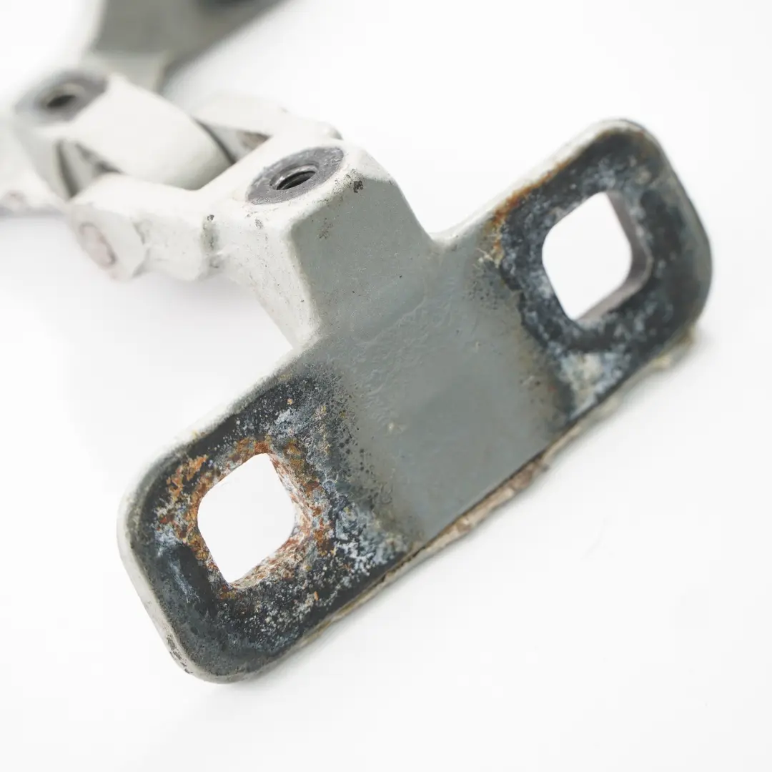 Charnière supérieure couvercle coffre Titan Argent droite 354 8247668 pour BMW X5 E53 à propos du numéro de pièce 7006122 BMW X5 E53 Charnière supérieure couvercle coffre Titan Argent droite 354 8247668 - SKU 7006122-TS - Numéro de pièce 7006122