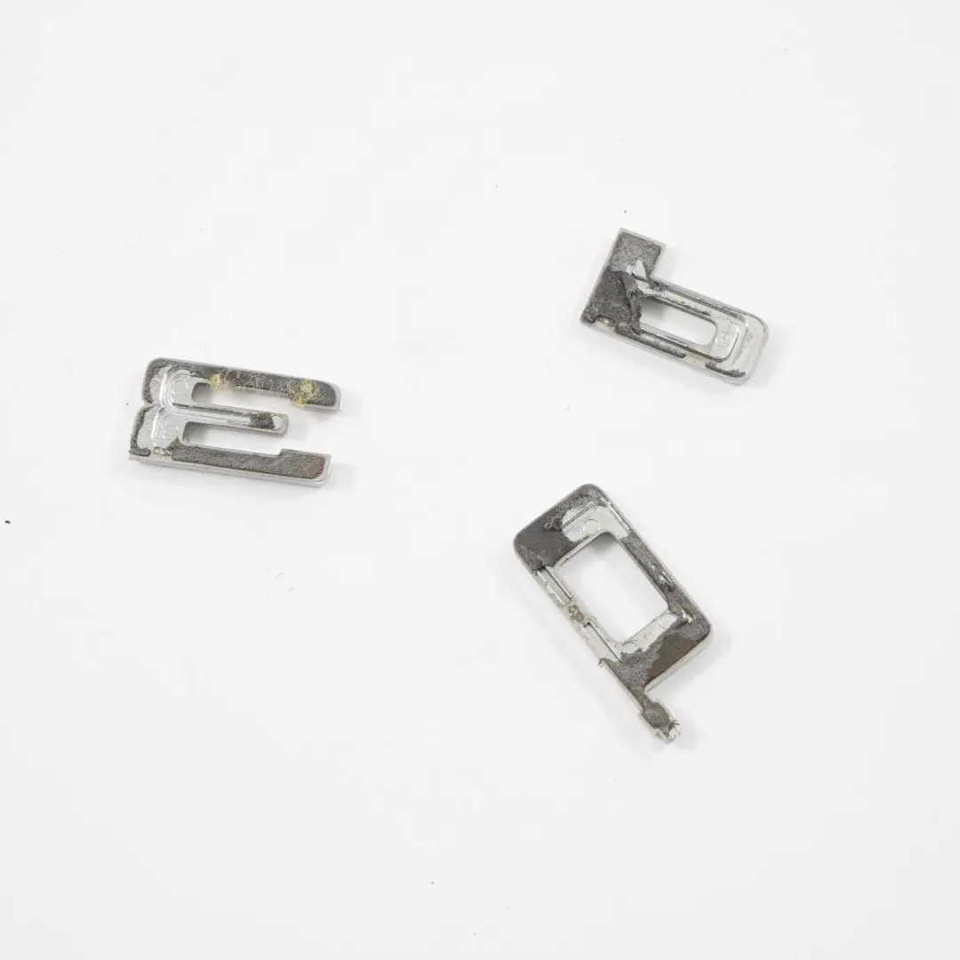 Stemma Incollati - 3.0D - Bagagliaio Posteriore 5114 per BMW X5 E53 con numero di parte 7008540 BMW X5 E53 Stemma Incollati - 3.0D - Bagagliaio Posteriore 5114 - SKU 7008540 - Numero di parte 7008540