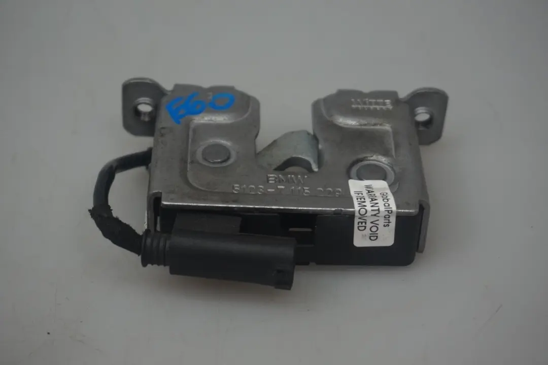 BMW E60 E61 E81 E87 E90 Zamek Maski - SKU 7008755 - Numer Części 7008755