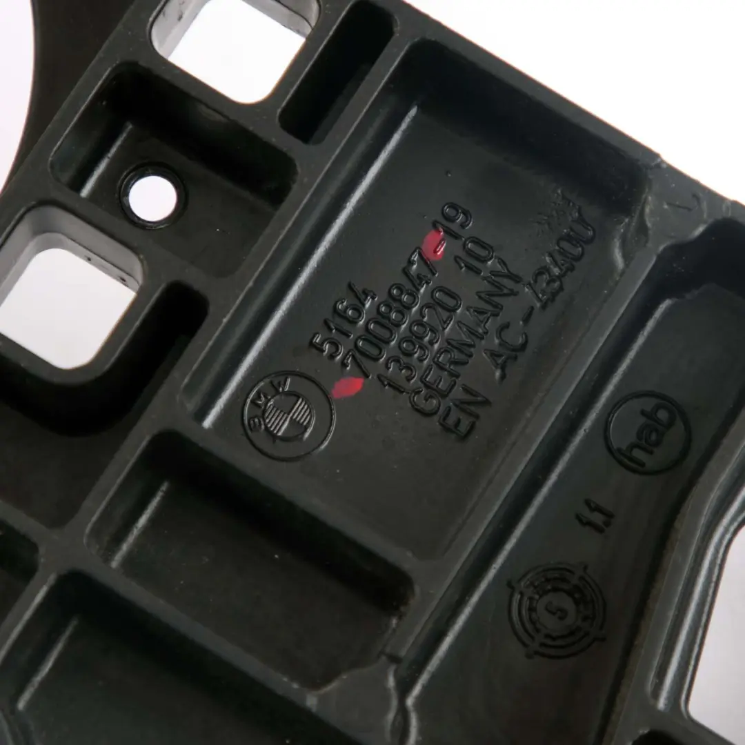 Support D'Amortisseur De Phare Avant Gauche pour BMW E63 à propos du numéro de pièce 7008847 BMW E63 Support D'Amortisseur De Phare Avant Gauche - SKU 7008847-1 - Numéro de pièce 7008847