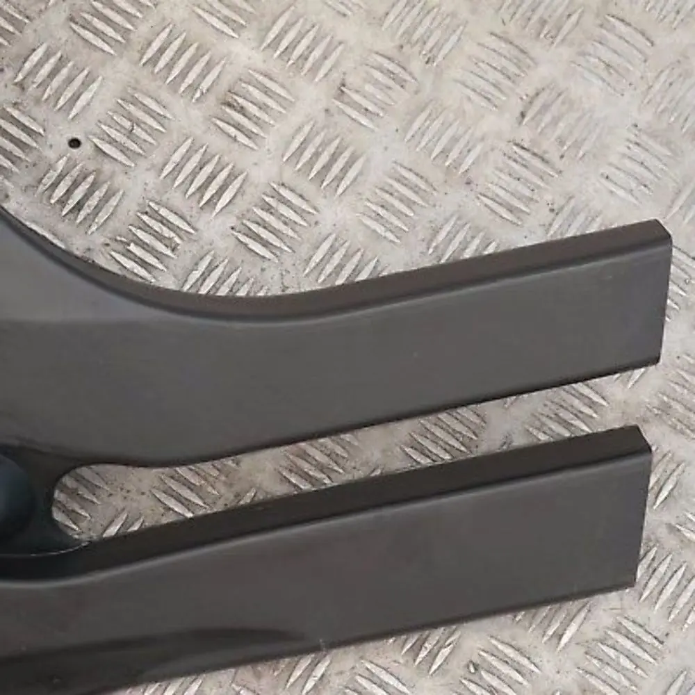 Heater duct right front O/S to BMW 5 6 Series E60 E61 M5 E63 E64 M6 Air with Part number 51477008956 BMW 5 6 Series E60 E61 M5 E63 E64 M6 Air Heater duct right front O/S - SKU 7008956 - Part number 51477008956