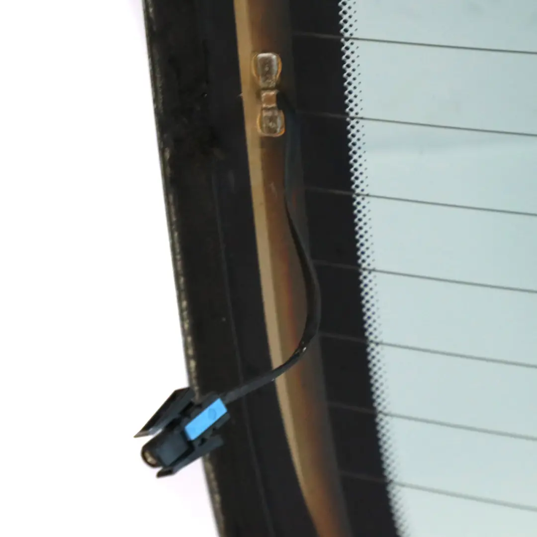 Szyba tylna tył AS2 do BMW E63 Cabrio o numerze 7009074 BMW E63 Cabrio Szyba tylna tył AS2 - SKU 7009074 - Numer Części 7009074