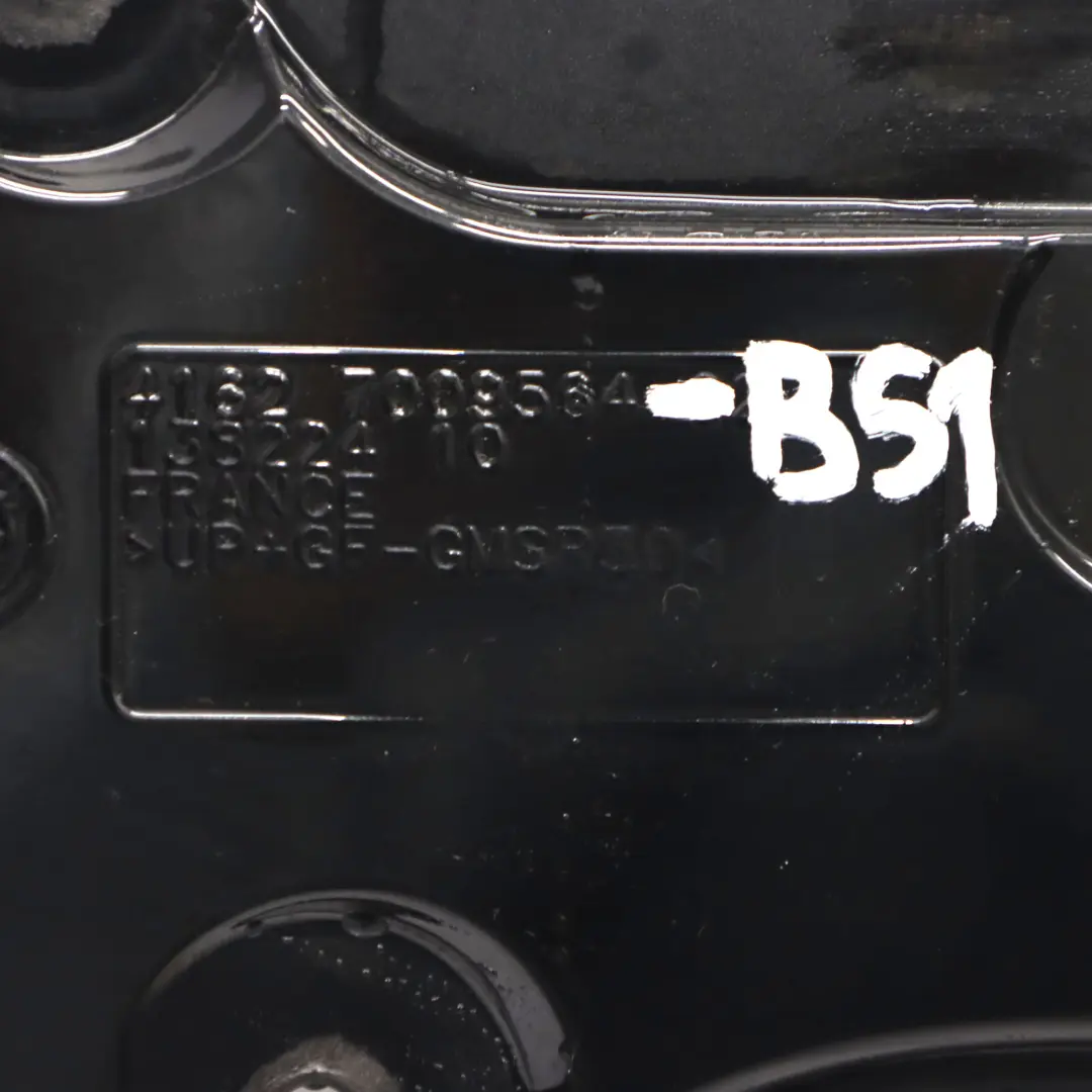 Pokrywa Osłona Dachu Składanego Black Sapphire Metallic - 475 do BMW E64 o numerze 7009564 BMW E64 Pokrywa Osłona Dachu Składanego Black Sapphire Metallic - 475 - SKU 7009564-BS1 - Numer Części 7009564