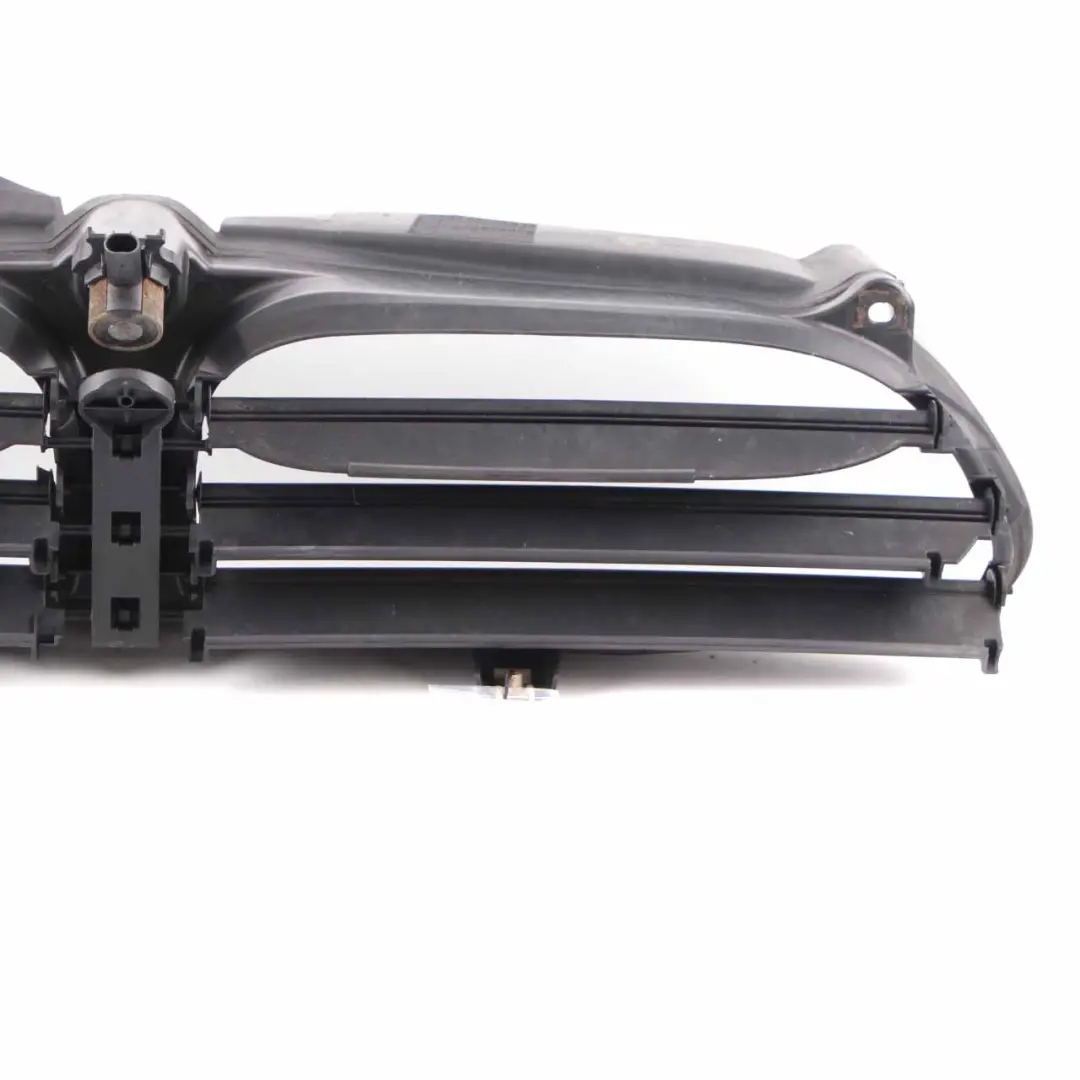 Frontmaske Frontgrill Kühlergrill Luftklappensteuerung 7050537 für BMW E60 E61 mit Teilenummer 7009714 BMW E60 E61 Frontmaske Frontgrill Kühlergrill Luftklappensteuerung 7050537 - SKU 7009714 - Teilenummer 7009714