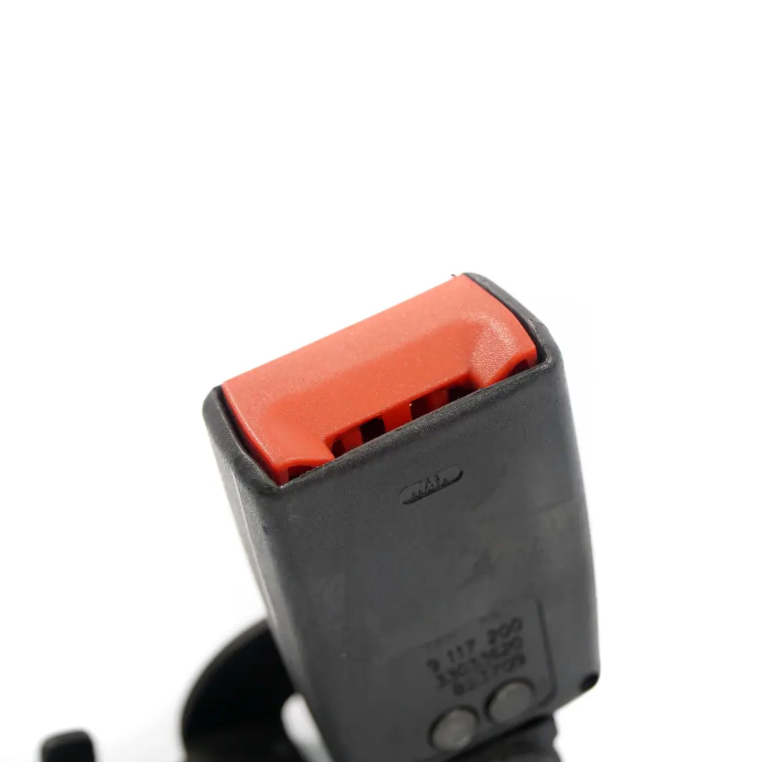 Asiento trasero derecho O / S hebilla inferior del cinturon para BMW E63 E64 con número de pieza 7009830 BMW E63 E64 Asiento trasero derecho O / S hebilla inferior del cinturon - SKU 7009830 - Número de pieza 7009830