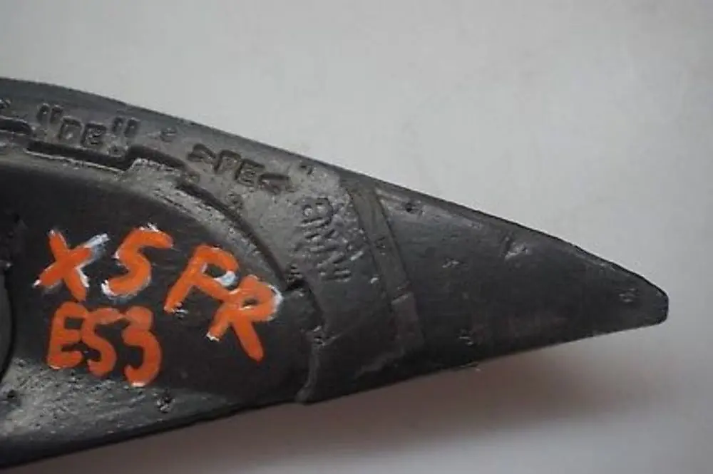 Guarnizione interna di riempimento Porta anteriore destra per BMW X5 E53 con numero di parte 7011208 BMW X5 E53 Guarnizione interna di riempimento Porta anteriore destra - SKU 7011208 - Numero di parte 7011208