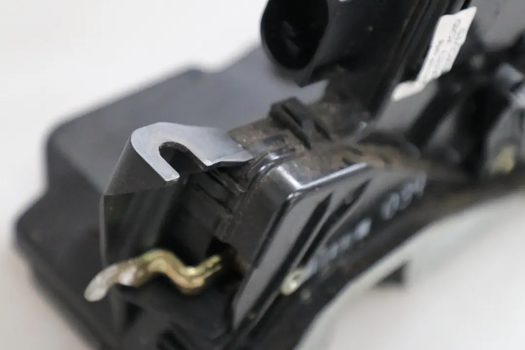 Right Door O/S Lock Actuator 8196034 to BMW 3 Series E46 Saloon Touring Rear with Part number 7011310 BMW 3 Series E46 Saloon Touring Rear Right Door O/S Lock Actuator 8196034 - SKU 7011310 - Part number 7011310