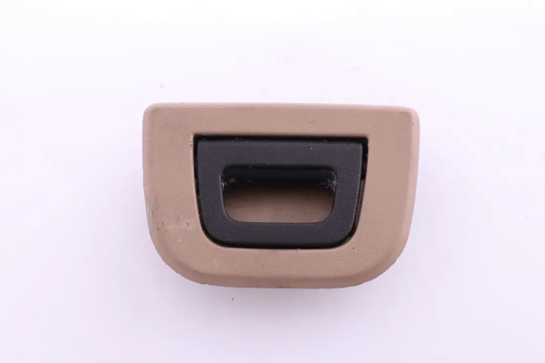 Trunk Cargo Storage Lashing Eye Hooks Rings Schwarz Hellbeige para BMW X5 E53 con número de pieza 7011322 BMW X5 E53 Trunk Cargo Storage Lashing Eye Hooks Rings Schwarz Hellbeige - SKU 7011322 - Número de pieza 7011322