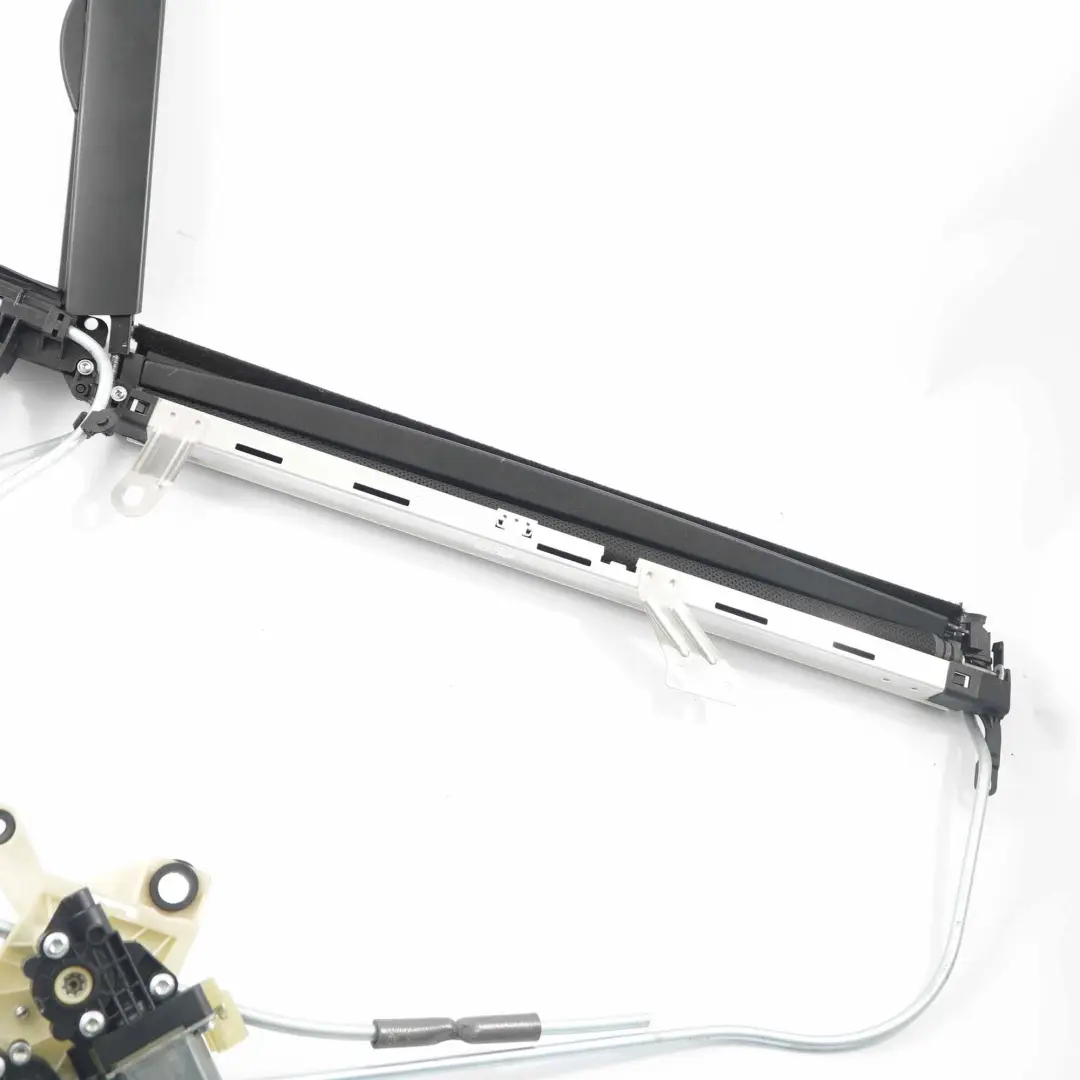 Tendina a rullo posteriore sinistra Porta Tendina parasole Unità per BMW E65 con numero di parte 7012897 BMW E65 Tendina a rullo posteriore sinistra Porta Tendina parasole Unità - SKU 7012897 - Numero di parte 7012897