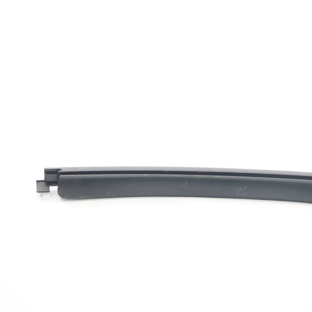 Support rail guidage store pour fenêtre et porte arrière gauche pour BMW E65 à propos du numéro de pièce 7013097 BMW E65 Support rail guidage store pour fenêtre et porte arrière gauche - SKU 7013097 - Numéro de pièce 7013097