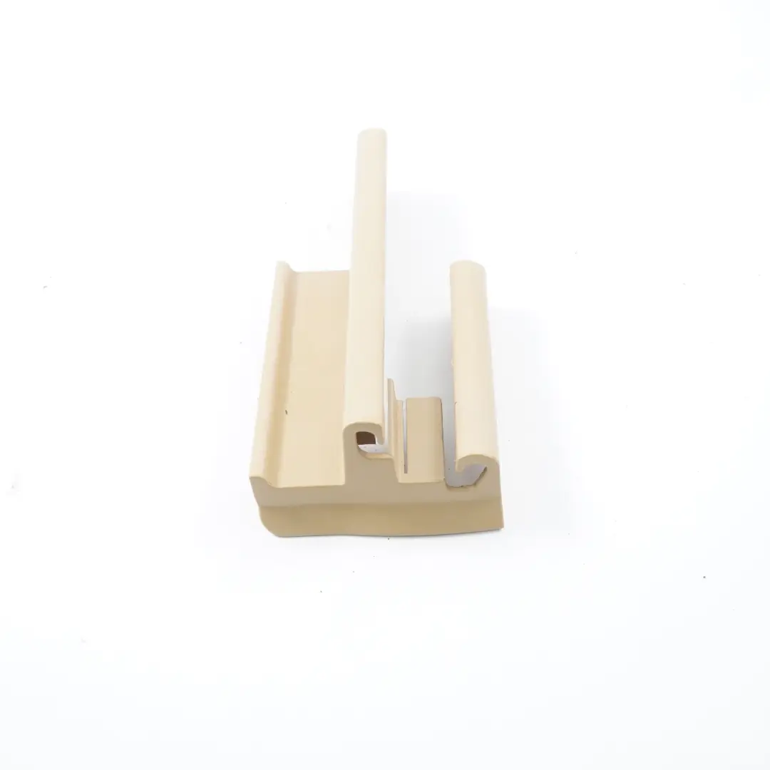 Copertura Sedile Esterno Destro Beige 7007696 per BMW E60 E65 con numero di parte 7015596 BMW E60 E65 Copertura Sedile Esterno Destro Beige 7007696 - SKU 7015596 - Numero di parte 7015596