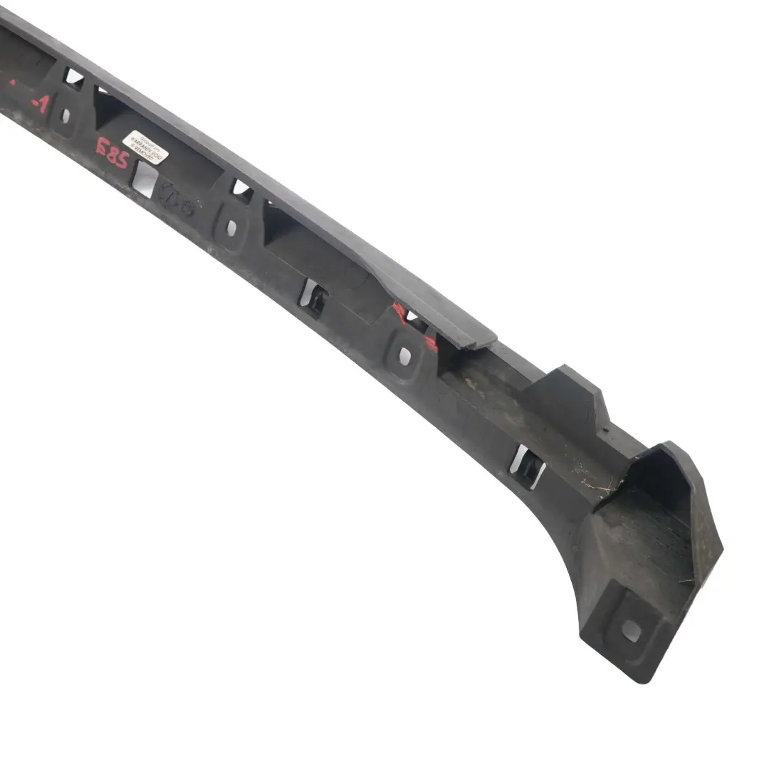 Cabro Parachoques Trasero Centro Guia Montaje Trim para BMW Z4 E85 Roadster con número de pieza 7016076 BMW Z4 E85 Roadster Cabro Parachoques Trasero Centro Guia Montaje Trim - SKU 7016076-1 - Número de pieza 7016076